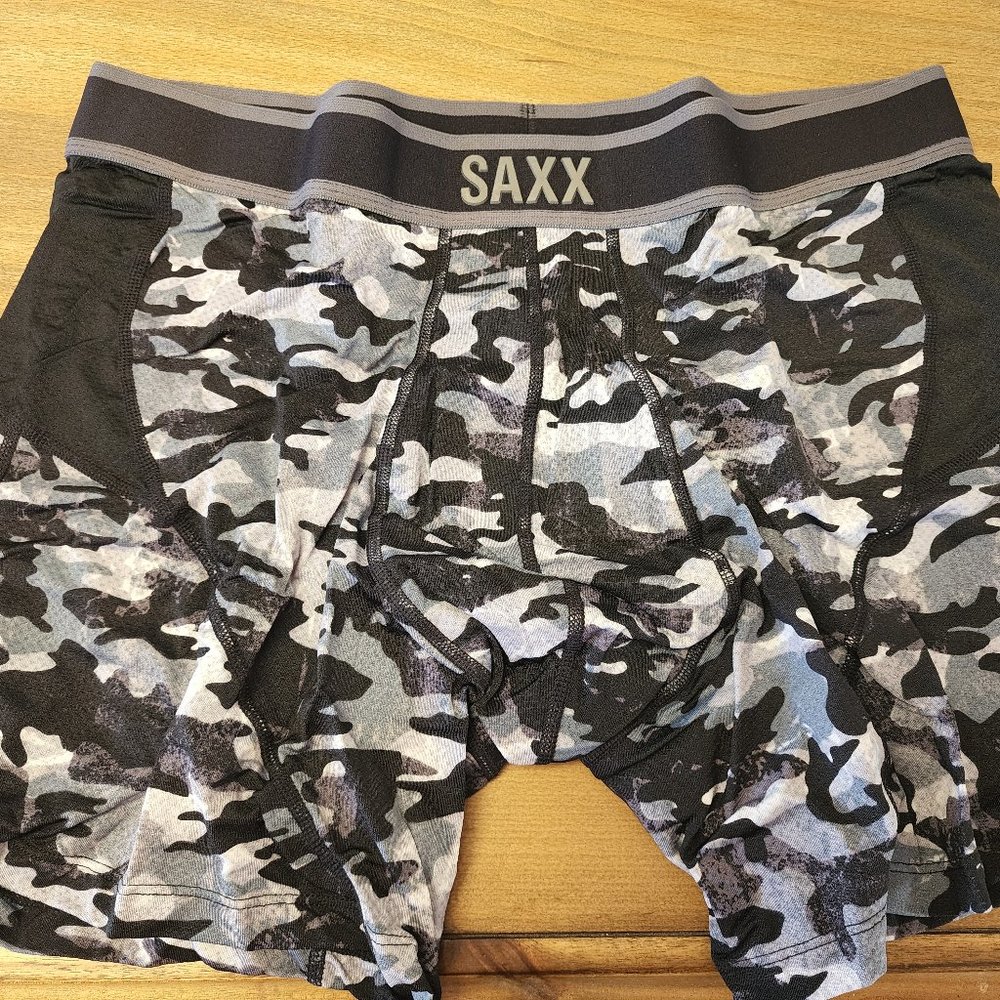 NWT SAXX 5"inseam Boxer Brief